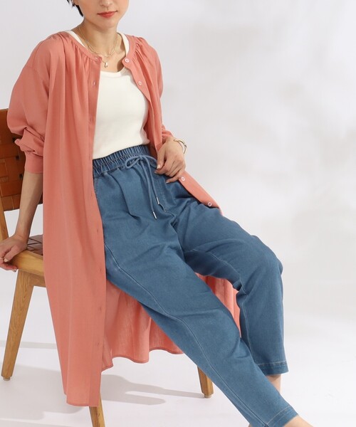 SHOO・LA・RUE（シューラルー）の「◆【UVカット/抗菌防臭/吸水速乾】大人のためのフレンチリネンブレンド 前あきロングシャツ（ワンピース・レディース・ホワイト系/ネイビー系2/ネイビー系7/ブルー系2/ピンク系/マスタード/カーキ/ライトブルー・02/03/04）」の8枚目の写真