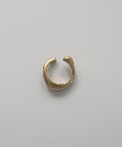 CEMONEMO（セモネモ）の「【金属アレルギー対応】 マットメタル ねじり ニュアンス イヤーカフ / ニッケルフリー（イヤーカフ・レディース・シルバー/ゴールド・FREE）」の8枚目の写真