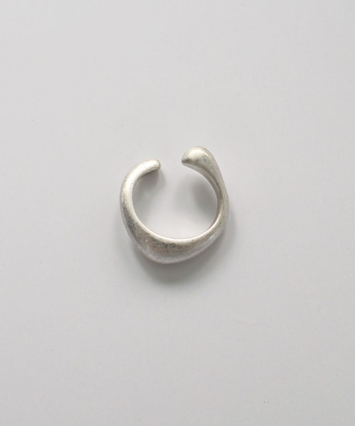 CEMONEMO（セモネモ）の「【金属アレルギー対応】 マットメタル ねじり ニュアンス イヤーカフ / ニッケルフリー（イヤーカフ・レディース・シルバー/ゴールド・FREE）」の4枚目の写真