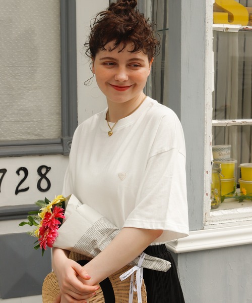 Birthday room（バースデイルーム）の「ハート刺繍Tシャツ（Tシャツ/カットソー・レディース・ホワイト/ピンク/ブルー/グリーン/イエロー・SMALL/MEDIUM）」の21枚目の写真