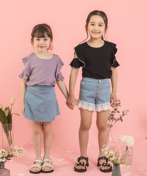 URBAN CHERRY（アーバンチェリー）の「【快適さらリブ素材】リブフリルショルダーカットデザイントップス（Tシャツ/カットソー・キッズ・パープル/アイボリー/ブルー/ピンク/ブラック・110cm/140cm/120cm/130cm/150cm）」の19枚目の写真