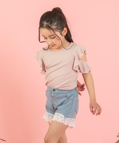 URBAN CHERRY（アーバンチェリー）の「【快適さらリブ素材】リブフリルショルダーカットデザイントップス（Tシャツ/カットソー・キッズ・パープル/アイボリー/ブルー/ピンク/ブラック・110cm/140cm/120cm/130cm/150cm）」の18枚目の写真