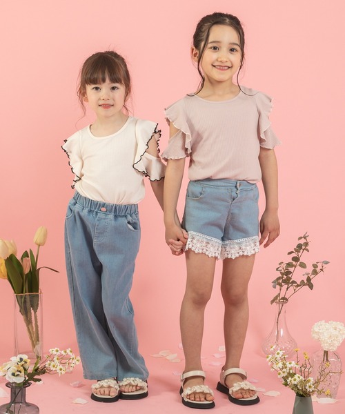 URBAN CHERRY（アーバンチェリー）の「【快適さらリブ素材】リブフリルショルダーカットデザイントップス（Tシャツ/カットソー・キッズ・パープル/アイボリー/ブルー/ピンク/ブラック・110cm/140cm/120cm/130cm/150cm）」の16枚目の写真