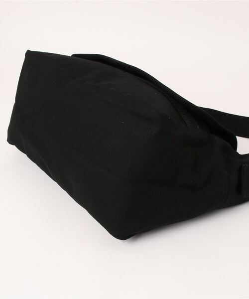 （What it isNt）ART BY MARKGONZALES（ワットイットイズント）の「【（What it isNt）ART BY MARKGONZALES / (ワットイットイズント) アートバイ マークゴンザレス 】フラップショルダー（ショルダーバッグ・メンズ・ブラック/アイボリー・FREE）」の3枚目の写真