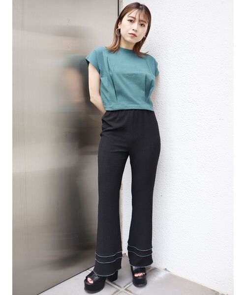 MURUA(ムルーア)の「シャーリングフレアパンツ(その他パンツ・レディース・ブラック/ブルー・FREE)」の3枚目の写真