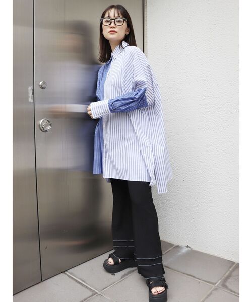 MURUA(ムルーア)の「シャーリングフレアパンツ(その他パンツ・レディース・ブラック/ブルー・FREE)」の5枚目の写真