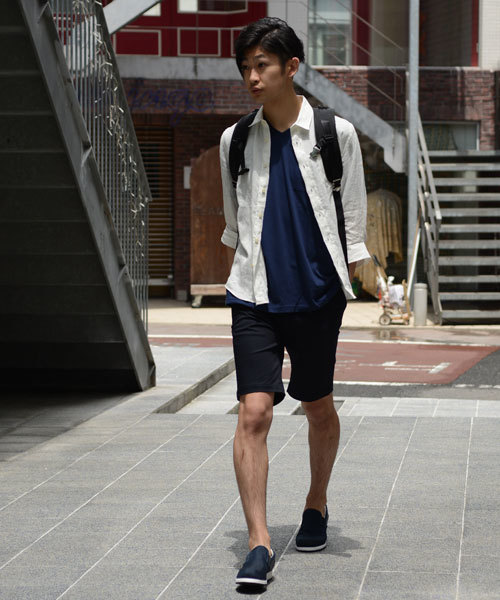 STUDIOUS（ステュディオス）の「【STUDIOUS】スーピマ天竺VネックTシャツ（Tシャツ/カットソー・メンズ・グリーン/ネイビー/グレー/オフホワイト/ブラック・2/3/1）」の16枚目の写真