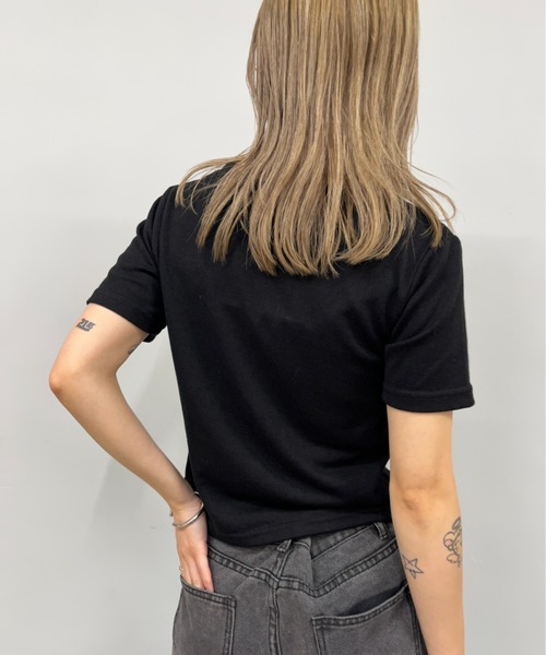 WHO'S WHO gallery（フーズフーギャラリー）の「カッティングデザインTEE（Tシャツ/カットソー・レディース・ホワイト/チャコールグレー/ブラック/マスタード・FREE）」の10枚目の写真