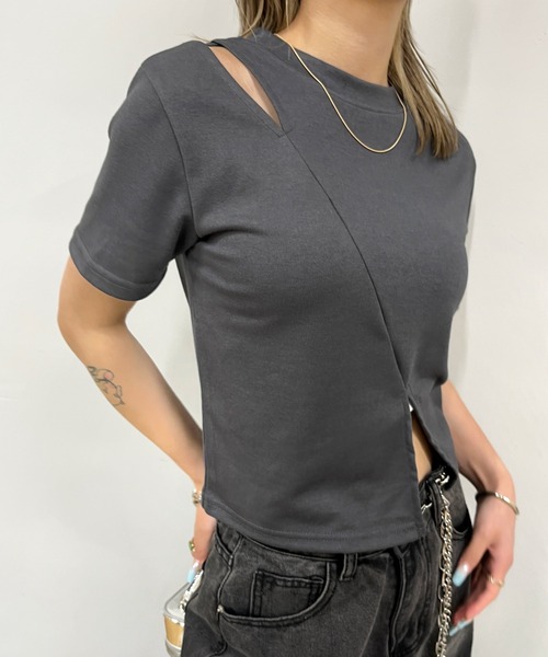WHO'S WHO gallery（フーズフーギャラリー）の「カッティングデザインTEE（Tシャツ/カットソー・レディース・ホワイト/チャコールグレー/ブラック/マスタード・FREE）」の12枚目の写真