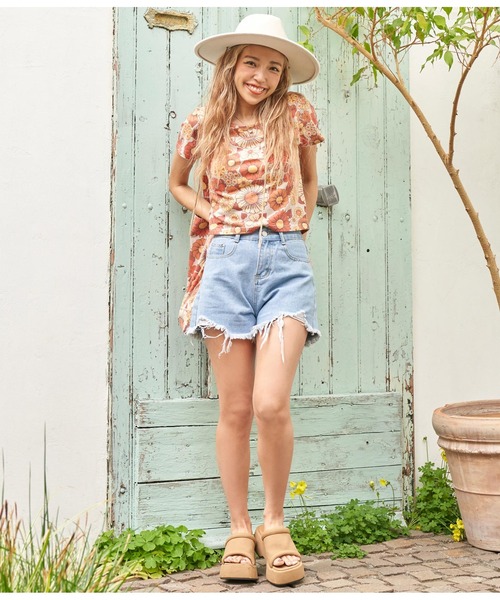 anap mimpi(アナップミンピ)の「レトロフラワーバックオープンTシャツ(Tシャツ/カットソー・レディース・ベージュ/ブラック・FREE)」の15枚目の写真