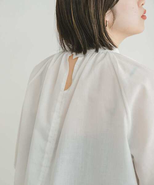 ITEMS URBANRESEARCH(アイテムズ アーバンリサーチ)の「『UR GREEN』ハイネックブラウス(シャツ/ブラウス・レディース・ブラック/ホワイト/ミント・FREE)」の13枚目の写真