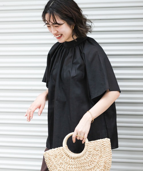ITEMS URBANRESEARCH(アイテムズ アーバンリサーチ)の「『UR GREEN』ハイネックブラウス(シャツ/ブラウス・レディース・ブラック/ホワイト/ミント・FREE)」の16枚目の写真