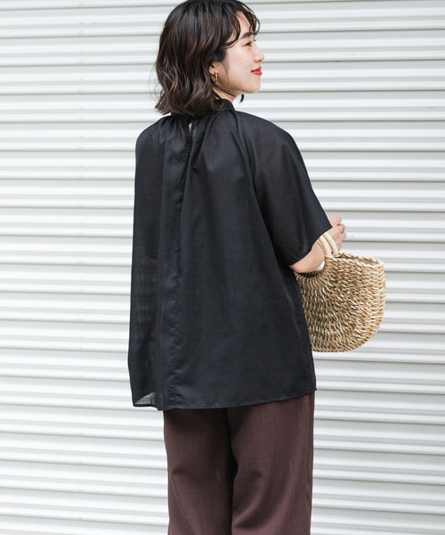 ITEMS URBANRESEARCH(アイテムズ アーバンリサーチ)の「『UR GREEN』ハイネックブラウス(シャツ/ブラウス・レディース・ブラック/ホワイト/ミント・FREE)」の17枚目の写真
