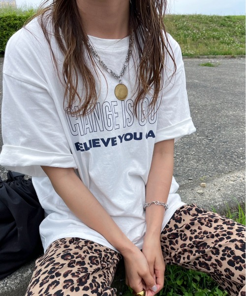 feepur by saya（フェピュールバイサヤ）の「メッセージロゴTee（Tシャツ/カットソー・レディース・ブルー/オフホワイト/ピンク・MEDIUM）」の2枚目の写真