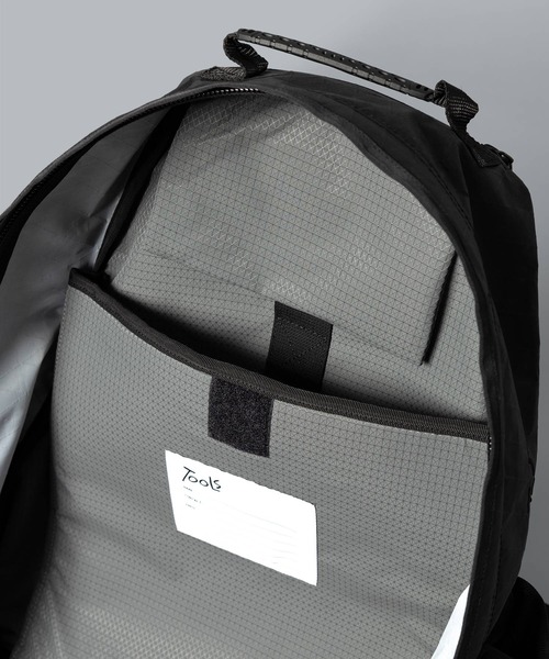 TOOLS(ツゥールズ)の「【 TOOLS / ツールズ 】LOCATION PAK / ロケーションパック(バックパック/リュック・メンズ・ブラック・FREE)」の14枚目の写真