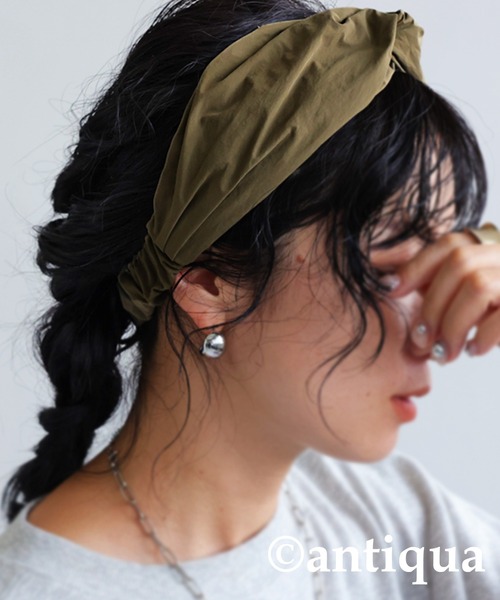 antiqua（アンティカ）の「ツイストデザインターバン（ヘアバンド・レディース・カーキ/ブラック・FREE）」の17枚目の写真