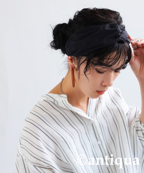 antiqua（アンティカ）の「ツイストデザインターバン（ヘアバンド・レディース・カーキ/ブラック・FREE）」の4枚目の写真