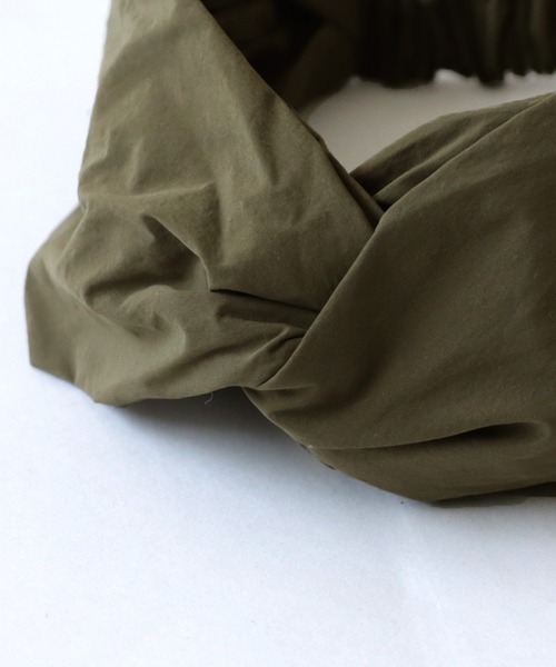 antiqua（アンティカ）の「ツイストデザインターバン（ヘアバンド・レディース・カーキ/ブラック・FREE）」の6枚目の写真