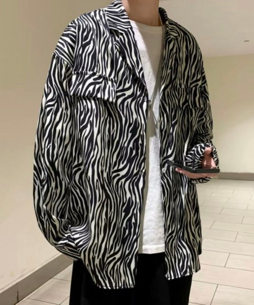 BASQUE magenta(バスクマゼンタ)の「ビッグシルエットゼブラ柄オープンカラーシャツ(シャツ/ブラウス・メンズ・ブラック/ブラウン・M/L)」の1枚目の写真