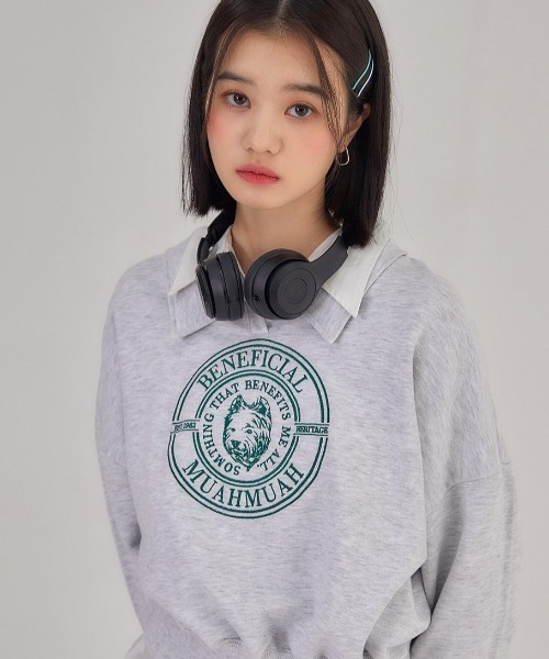トレーナー スウェット A'GEM/9 × .kom「muah muah/ムーアムーア」 CALLAR CROP SWEATSHIRTS/カラー クロ トレーナー スウェット A'GEM/9 × .kom「muah muah/ムーアムーア
