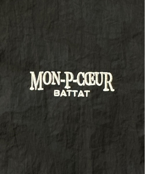 kutir(クティール)の「【M,L2サイズ展開】刺繍ロゴナイロンブルゾン(ブルゾン・レディース・スモークグレー/ブラック/カーキ・MEDIUM/LARGE)」の9枚目の写真