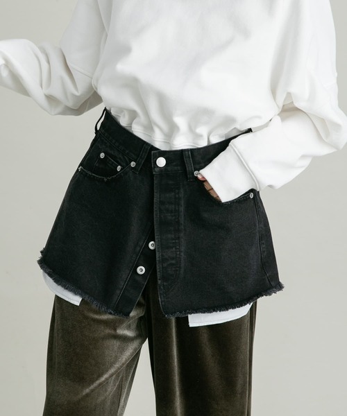 KBF(ケイビーエフ)の「デニムミニスカート(スカート・レディース・ライトブルー/ブラック・ONE)」の2枚目の写真