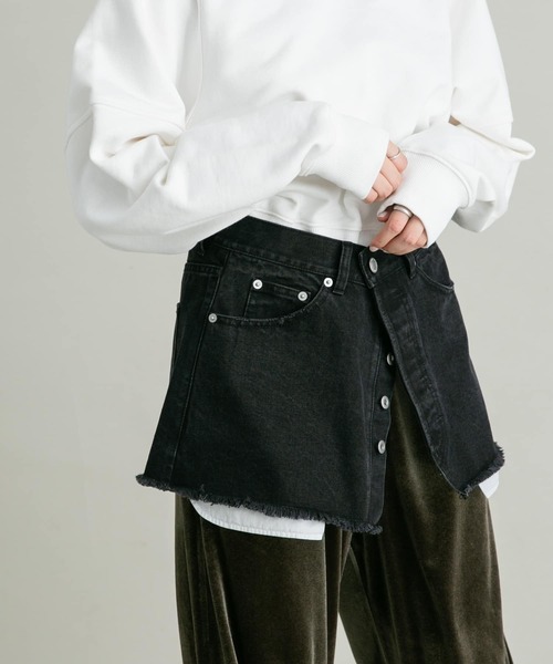 KBF(ケイビーエフ)の「デニムミニスカート(スカート・レディース・ライトブルー/ブラック・ONE)」の3枚目の写真