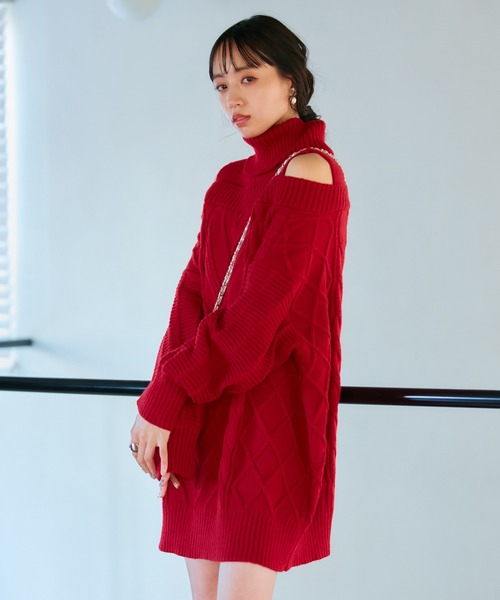 VIS(ビス)の「【洗える】オフショルケーブル編みワンピース(ワンピース・レディース・ライトグレー/オフホワイト/レッド系その他・FREE)」の5枚目の写真