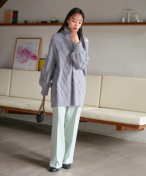 VIS(ビス)の「【洗える】オフショルケーブル編みワンピース(ワンピース・レディース・ライトグレー/オフホワイト/レッド系その他・FREE)」の7枚目の写真