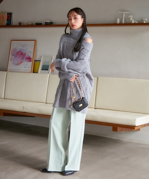 VIS(ビス)の「【洗える】オフショルケーブル編みワンピース(ワンピース・レディース・ライトグレー/オフホワイト/レッド系その他・FREE)」の8枚目の写真