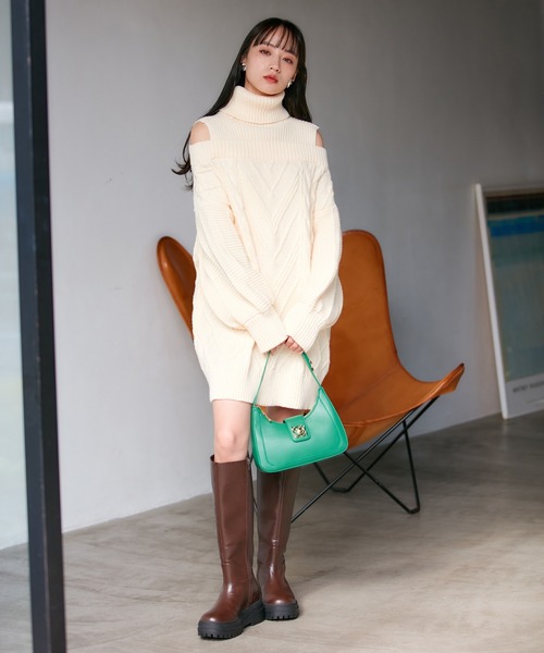 VIS(ビス)の「【洗える】オフショルケーブル編みワンピース(ワンピース・レディース・ライトグレー/オフホワイト/レッド系その他・FREE)」の11枚目の写真