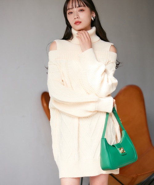 VIS(ビス)の「【洗える】オフショルケーブル編みワンピース(ワンピース・レディース・ライトグレー/オフホワイト/レッド系その他・FREE)」の12枚目の写真