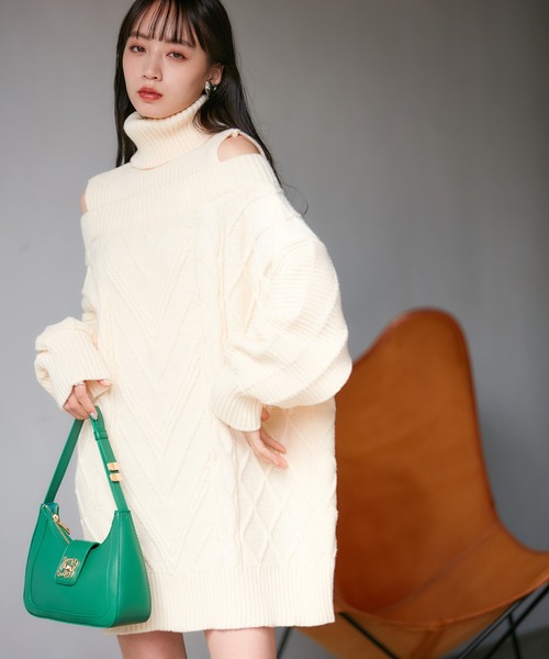 VIS(ビス)の「【洗える】オフショルケーブル編みワンピース(ワンピース・レディース・ライトグレー/オフホワイト/レッド系その他・FREE)」の13枚目の写真