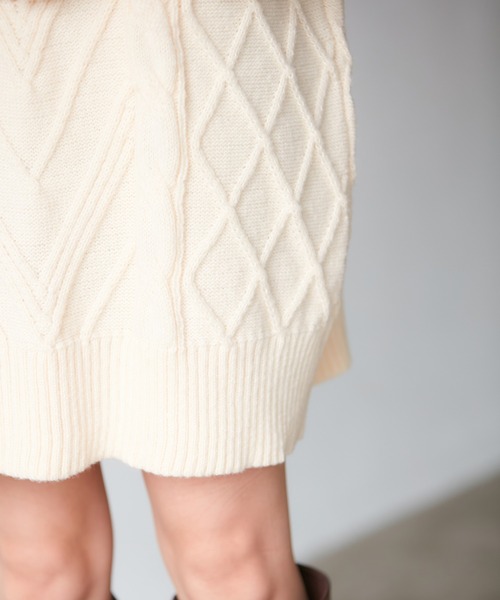 VIS(ビス)の「【洗える】オフショルケーブル編みワンピース(ワンピース・レディース・ライトグレー/オフホワイト/レッド系その他・FREE)」の21枚目の写真