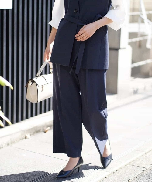 a.v.v（アーヴェヴェ）の「【洗える/イージーケア】ダブルクロスワイドストレートパンツ（スーツパンツ・レディース・ブラック/ネイビー/ライトグレー・38/40/34/36/42）」の6枚目の写真
