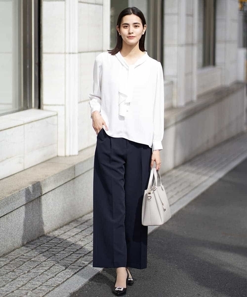 a.v.v（アーヴェヴェ）の「【洗える/イージーケア】ダブルクロスワイドストレートパンツ（スーツパンツ・レディース・ブラック/ネイビー/ライトグレー・38/40/34/36/42）」の13枚目の写真