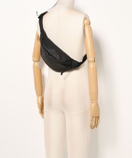 SPINNS（スピンズ）の「X-PAC プレーンウエストバッグ（ボディバッグ/ウエストポーチ・メンズ・ブラック・ONESIZE）」の5枚目の写真