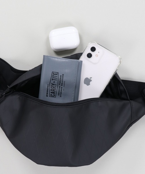 SPINNS（スピンズ）の「X-PAC プレーンウエストバッグ（ボディバッグ/ウエストポーチ・メンズ・ブラック・ONESIZE）」の7枚目の写真