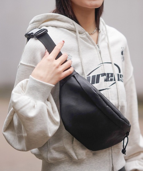 SPINNS（スピンズ）の「X-PAC プレーンウエストバッグ（ボディバッグ/ウエストポーチ・メンズ・ブラック・ONESIZE）」の12枚目の写真