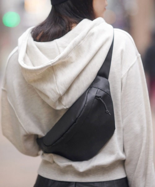 SPINNS（スピンズ）の「X-PAC プレーンウエストバッグ（ボディバッグ/ウエストポーチ・メンズ・ブラック・ONESIZE）」の14枚目の写真