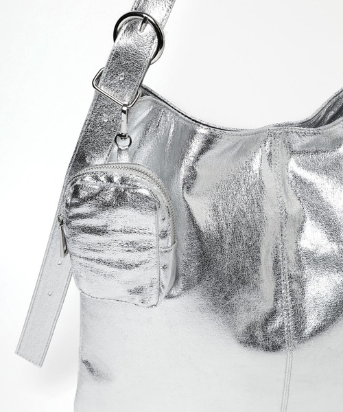 HARE（ハレ）の「ポーチツキショルダーBAG/A4 PC収納可能(HARE)（ショルダーバッグ・レディース・ブラック/シルバー・FREE）」の7枚目の写真