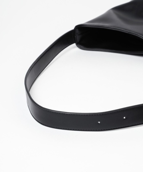 HARE（ハレ）の「ポーチツキショルダーBAG/A4 PC収納可能(HARE)（ショルダーバッグ・レディース・ブラック/シルバー・FREE）」の21枚目の写真