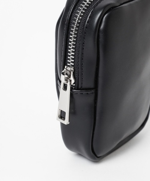 HARE（ハレ）の「ポーチツキショルダーBAG/A4 PC収納可能(HARE)（ショルダーバッグ・レディース・ブラック/シルバー・FREE）」の19枚目の写真