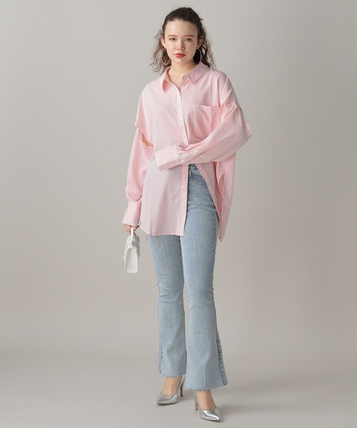 FOREVER 21（フォーエバー トゥエンティーワン）の「スリットストライプシャツ（シャツ/ブラウス・レディース・ブルー/グリーン/ピンク・FREE）」の4枚目の写真