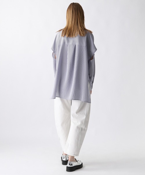 FOREVER 21（フォーエバー トゥエンティーワン）の「スリットストライプシャツ（シャツ/ブラウス・レディース・ブルー/グリーン/ピンク・FREE）」の13枚目の写真