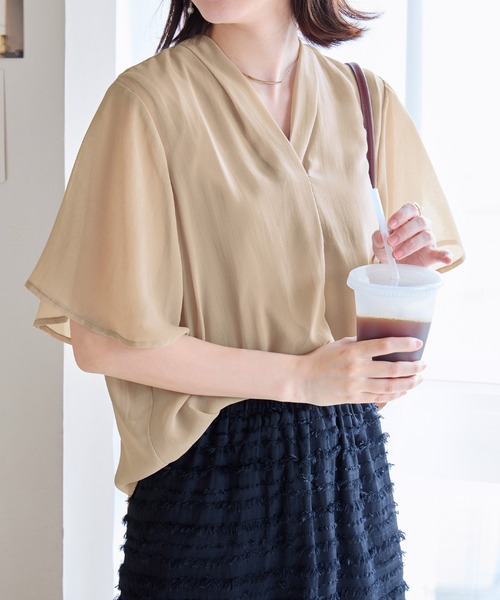 alotta(アロッタ)の「インナー付スキッパーブラウス(シャツ/ブラウス・レディース・グレイッシュベージュ/ブラック/ホワイト/ラベンダー・LL/L/M/3L)」の19枚目の写真