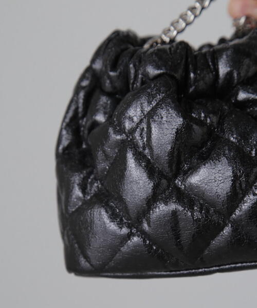 FREE'S MART（フリーズマート）の「チェーンポシェット（ショルダーバッグ・レディース・ブラック/ゴールド・ﾌﾘ-）」の9枚目の写真