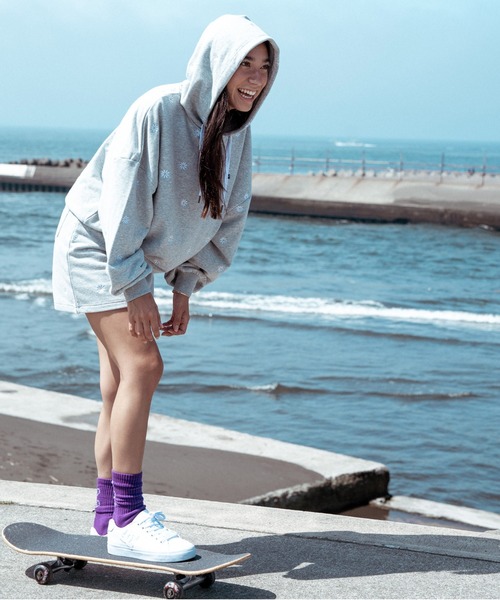 ROXY（ロキシー）の「FRESH AS　A DAISY  S/ロキシースウェットスカート（スカート・レディース・グレー/ブルー/ブラック・LARGE/MEDIUM/SMALL）」の4枚目の写真