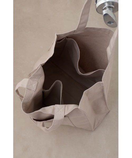 AZUL by moussy（アズールバイマウジー）の「ユーティリティキャンバストートバッグ（トートバッグ・レディース・ブラック/ライトブルー/グレイッシュベージュ/オフホワイト/ライトイエロー/ライトグリーン/ライトパープル/オレンジ・FREE）」の11枚目の写真