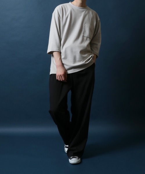 ANPAS(アンパス)の「Cool & Dry Fabric Oversize T-shirt with Pocket/ドライ生地 ポケ付き Tシャツ 5分袖Tシャツ 無地T 接触冷感 UVカット(Tシャツ/カットソー・メンズ・ライトグレー/スミクロ/グリーン/ネイビー・M/L/LL)」の11枚目の写真